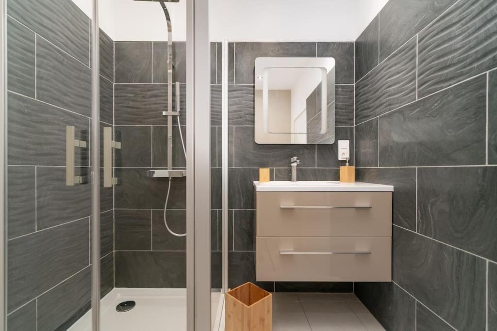Superbe Appartement A Une Minute A Pied De La Gare Épinal Eksteriør bilde