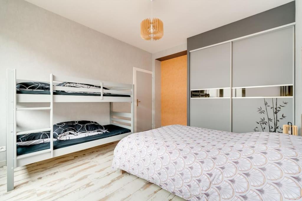 Superbe Appartement A Une Minute A Pied De La Gare Épinal Eksteriør bilde